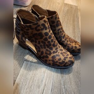 Pierre Dumas size 10 cheetah booties